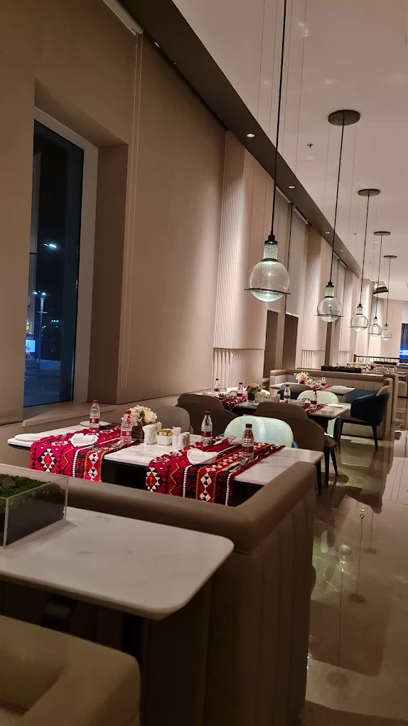 مطعم في فندق بريرا حفر الباطن